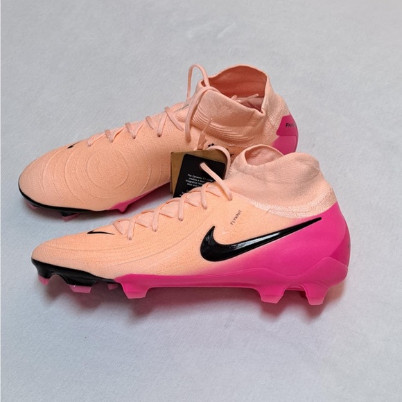 Nike Phantom Luna II Pro FG Soccer CleatsPrism Pack - Men's size 9.5